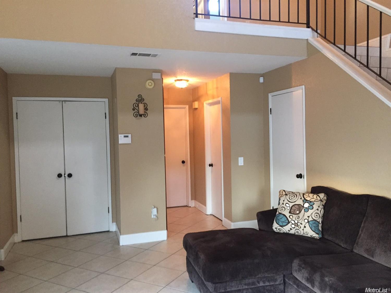 1902 Gillimer Dr, Stockton, CA 95210 photo 1