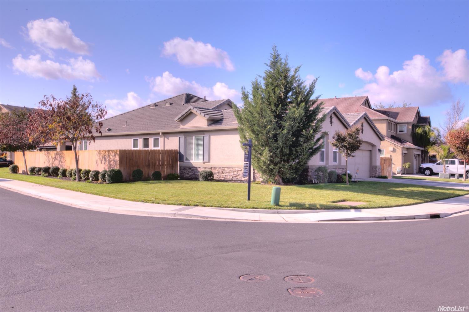 372 Catmint St, Manteca, CA 95337 photo 2
