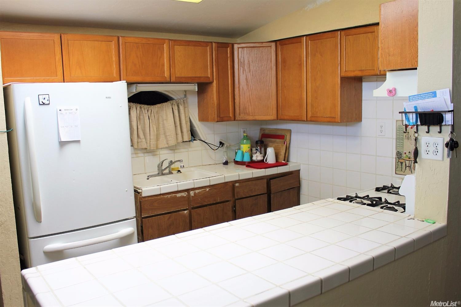 27932 Biscayne Ave, Hayward, CA 94544 photo 3