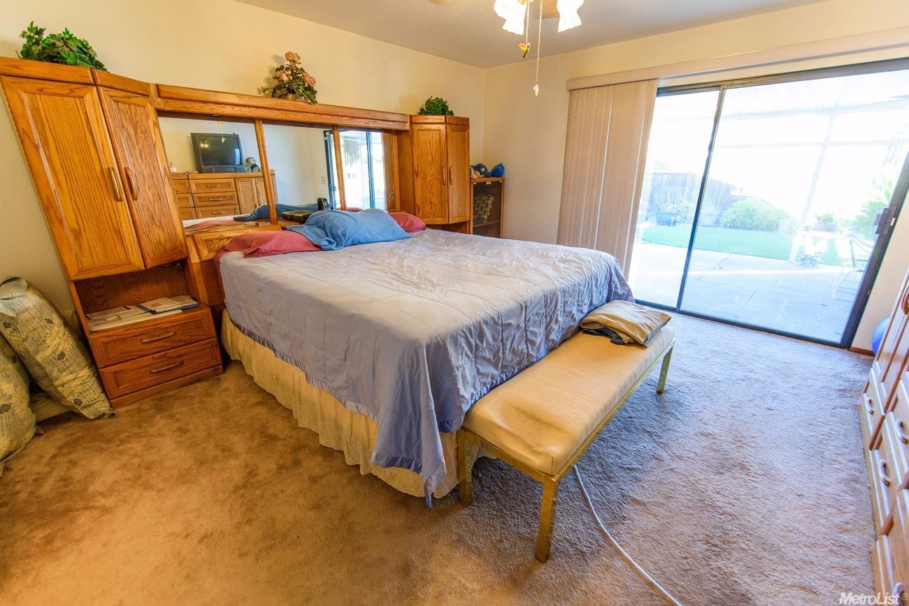 1669 Crom St, Manteca, CA 95337 photo 8