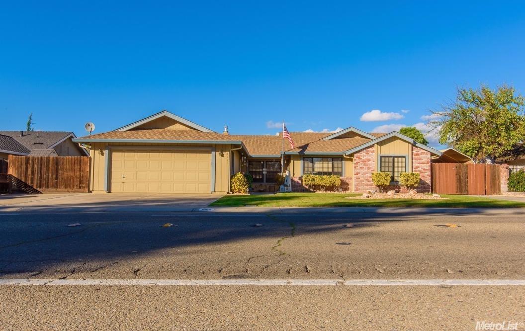 1669 Crom St, Manteca, CA 95337 photo 1
