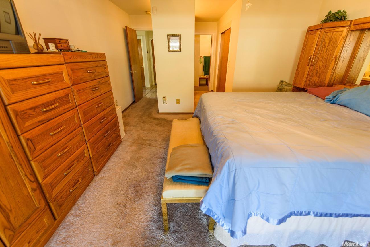 1669 Crom St, Manteca, CA 95337 photo 9