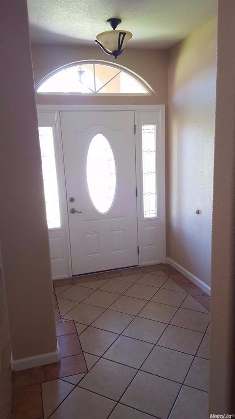 809 Mercy Ave, Modesto, CA 95358 photo 2