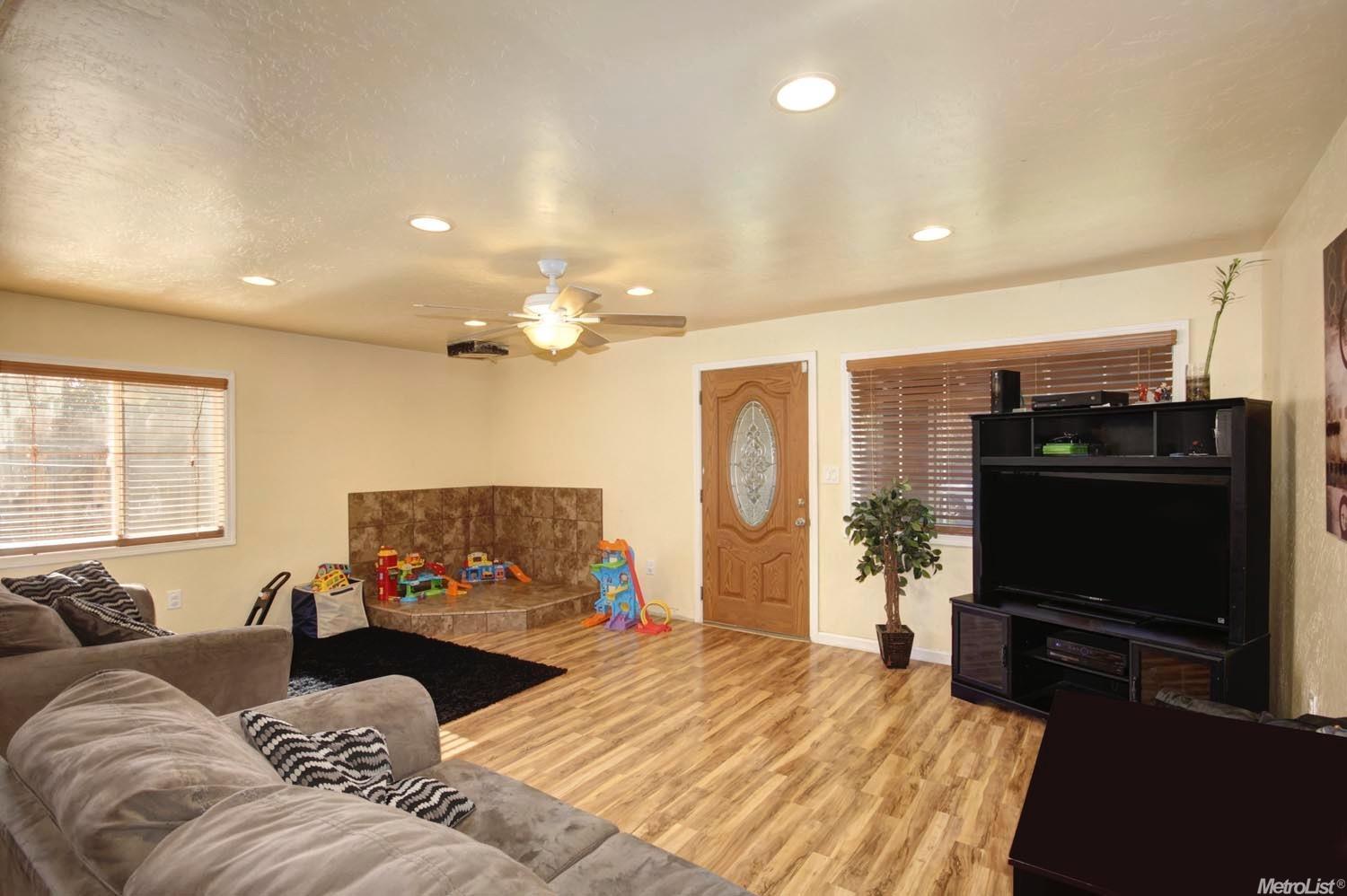 6244 Walnut Ave, Orangevale, CA 95662 photo 5