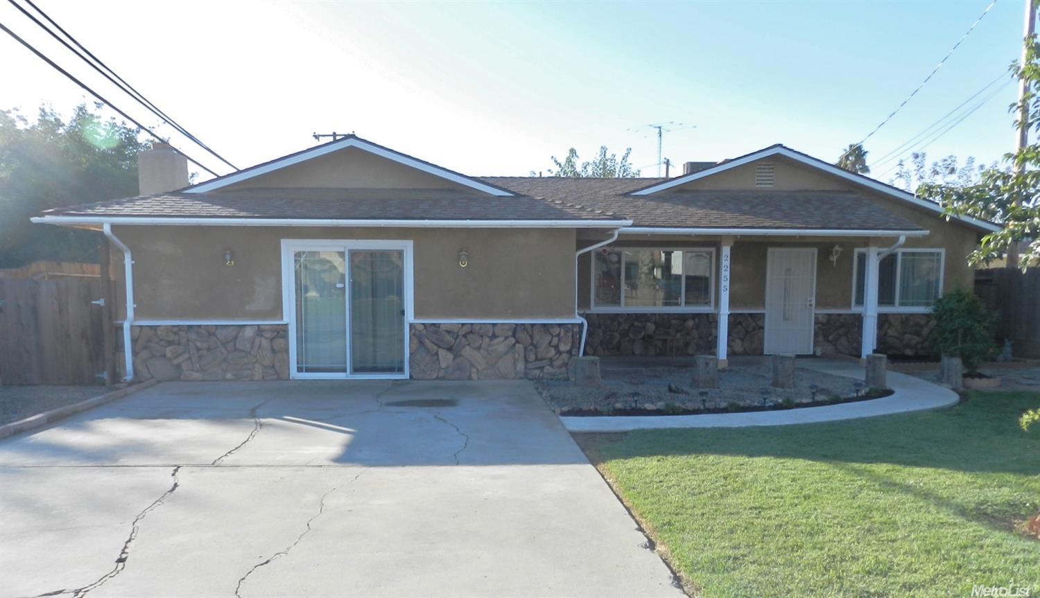 2255 Oakland Ave, Merced, CA 95348 photo 1