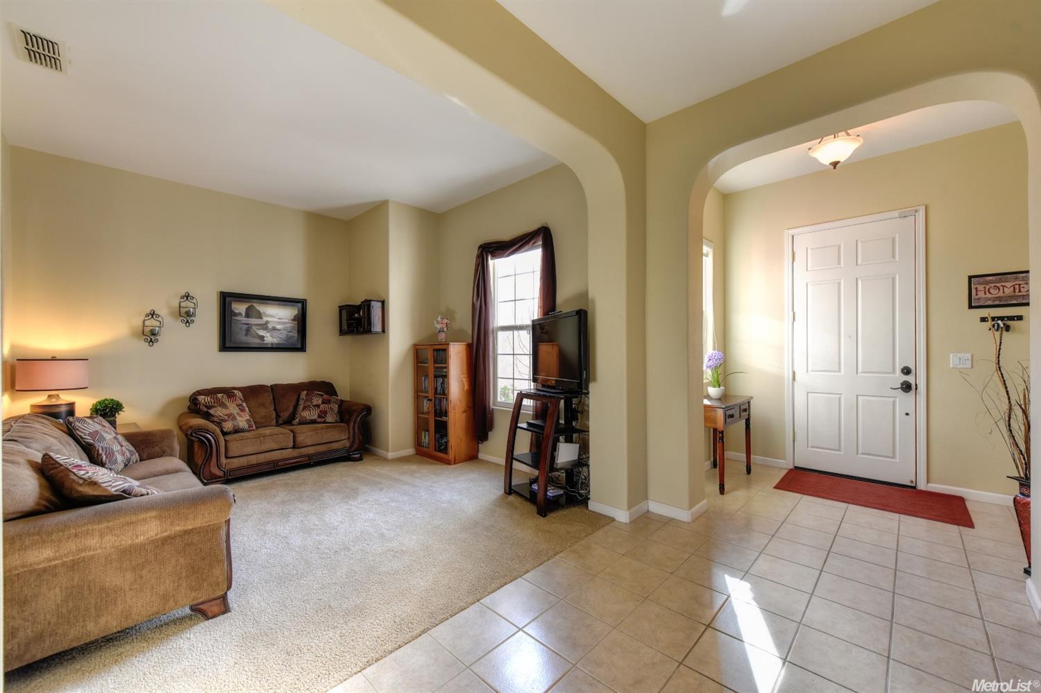 213 Daisy Dr, Galt, CA 95632 photo 3