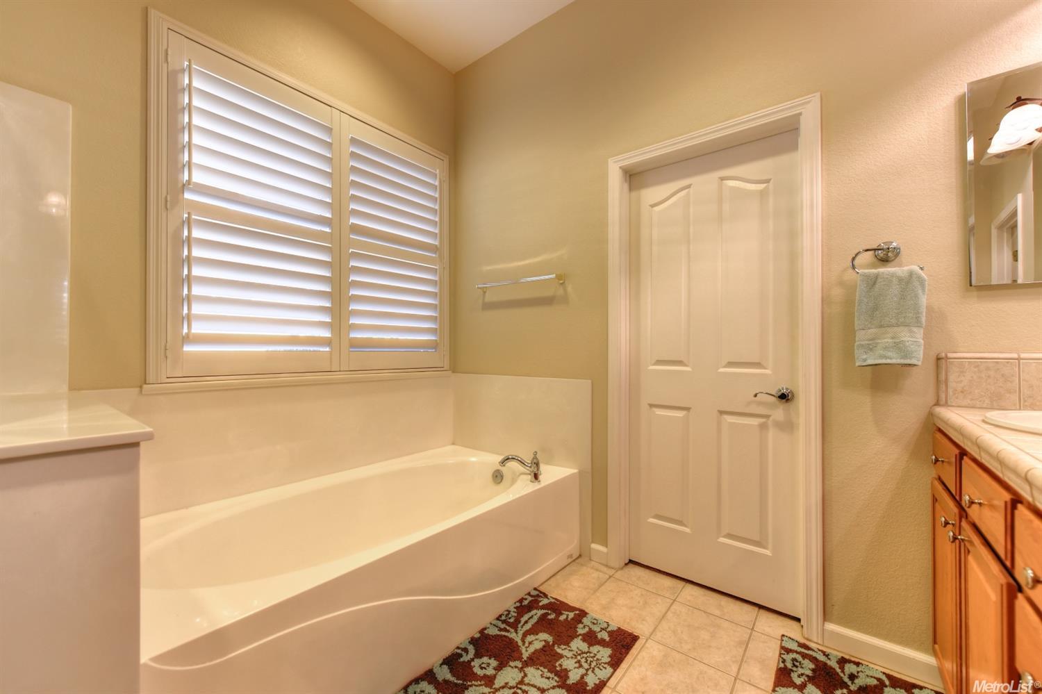 213 Daisy Dr, Galt, CA 95632 photo 18