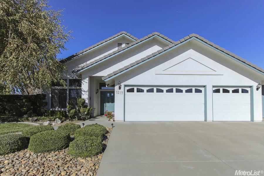 1517 Brookside Dr, Manteca, CA 95336 photo 2