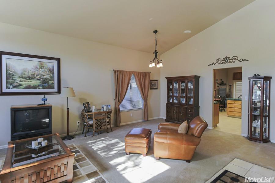 1517 Brookside Dr, Manteca, CA 95336 photo 6