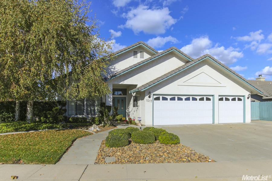 1517 Brookside Dr, Manteca, CA 95336 photo 1