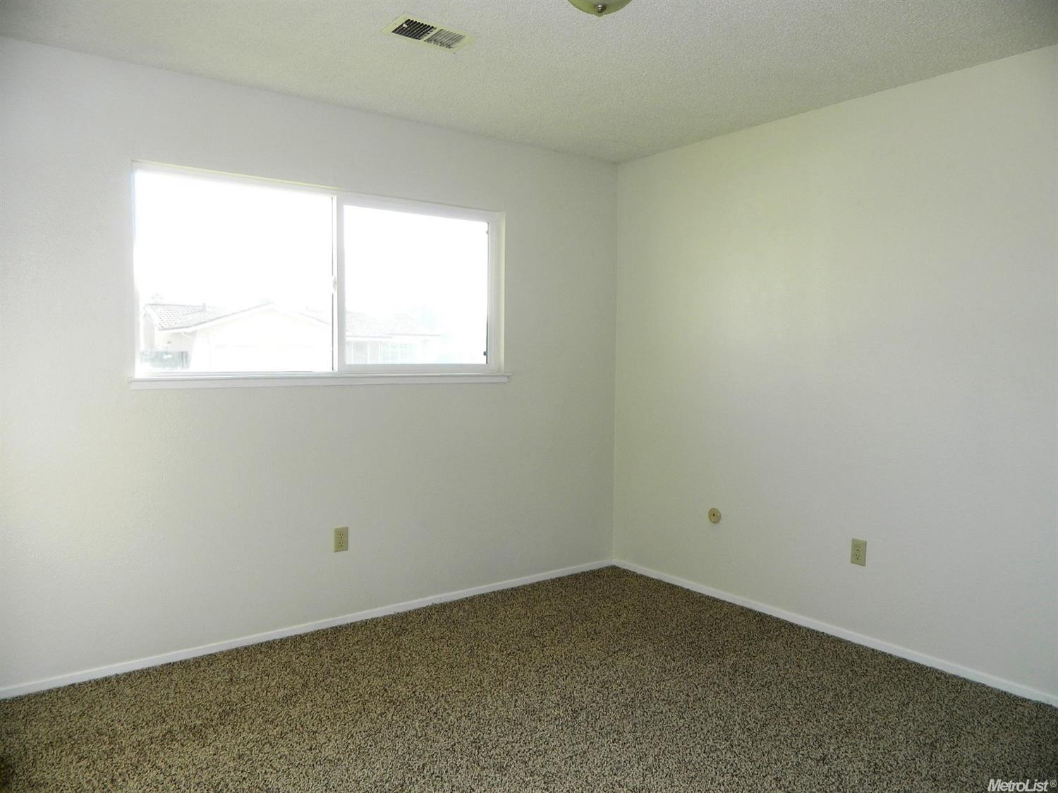 2405 Murray St, Turlock, CA 95382 photo 10