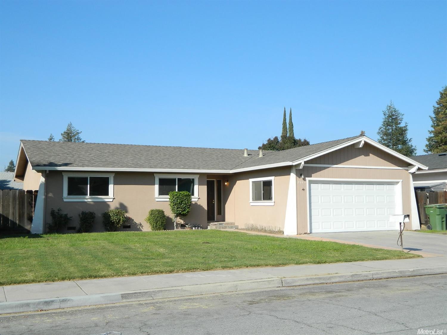 2405 Murray St, Turlock, CA 95382 photo 1