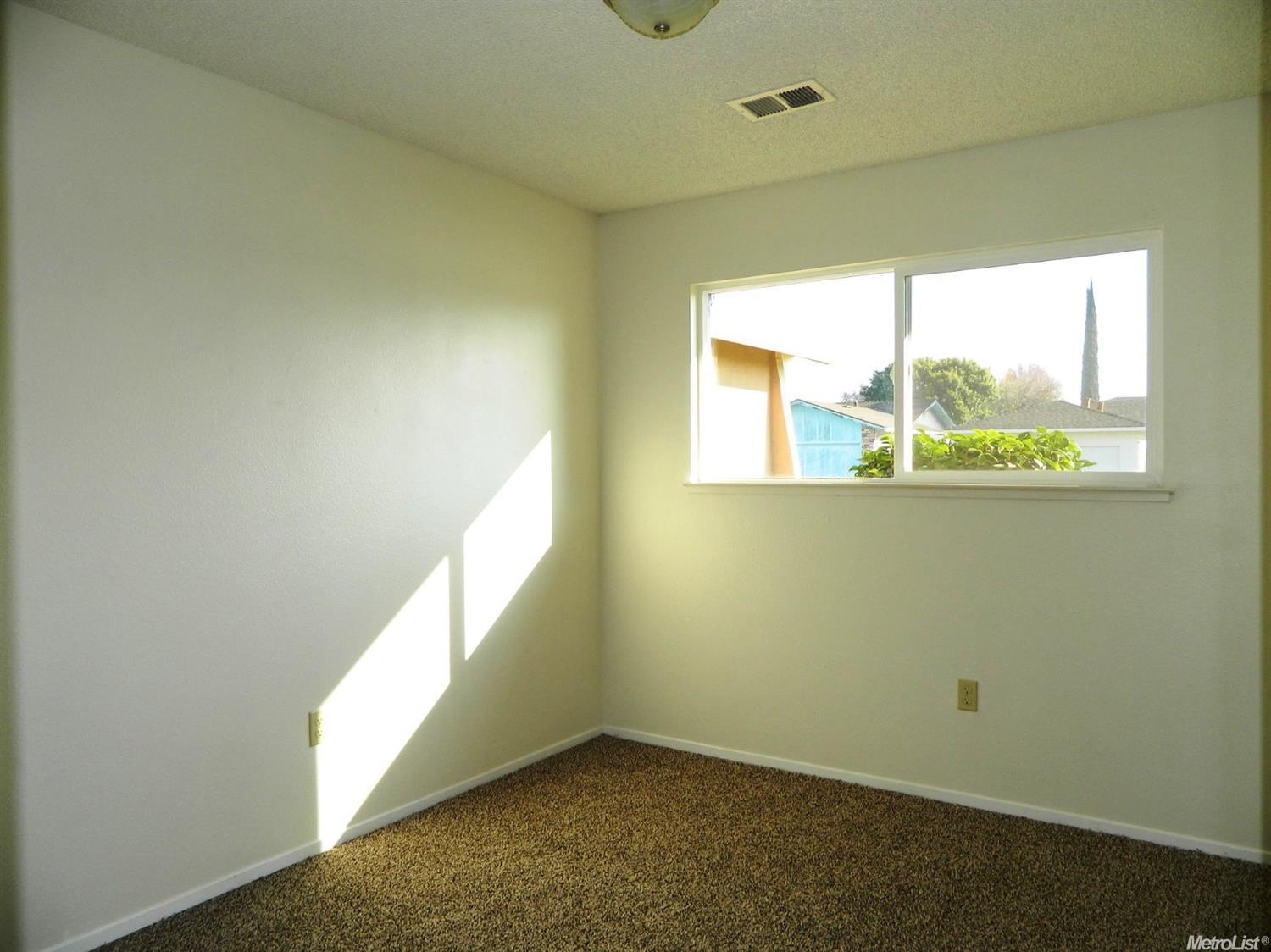 2405 Murray St, Turlock, CA 95382 photo 9