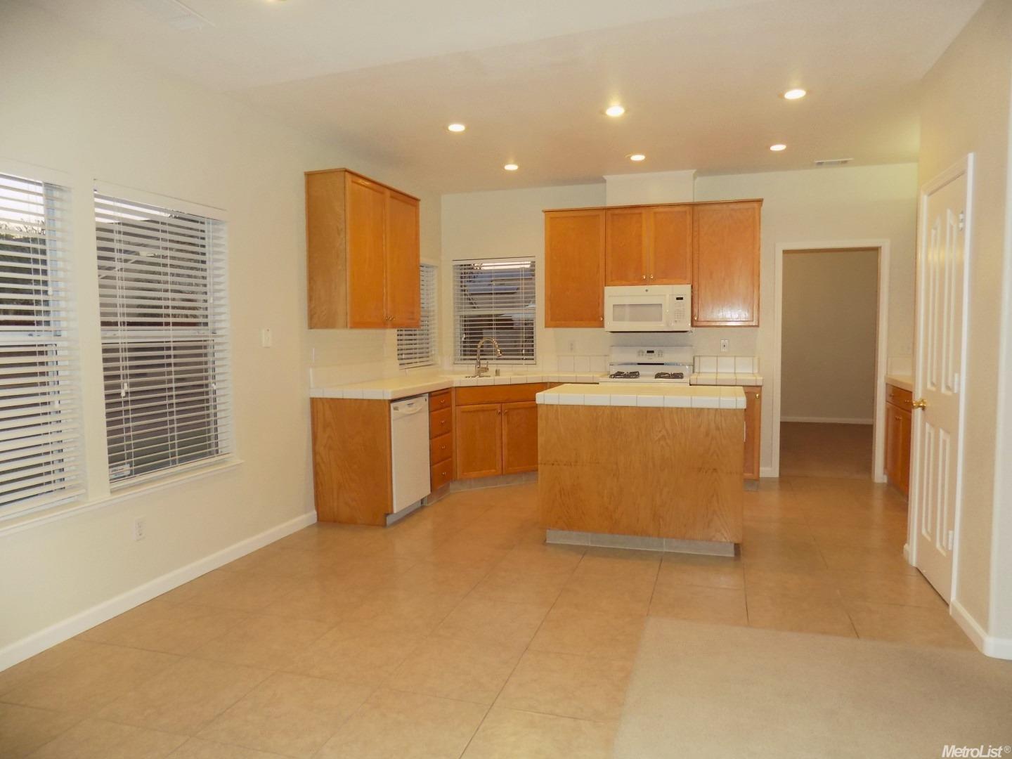 1465 Yorkshire Loop, Tracy, CA 95376 photo 6