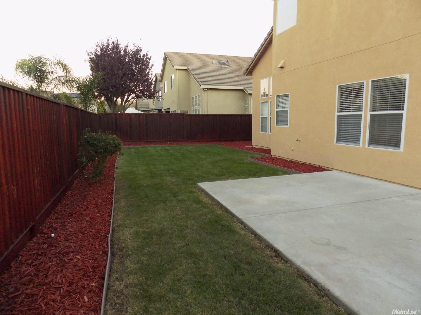 1465 Yorkshire Loop, Tracy, CA 95376 photo 3