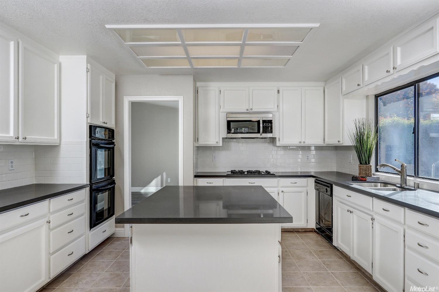 1041 Sunfish Dr, Manteca, CA 95337 photo 9