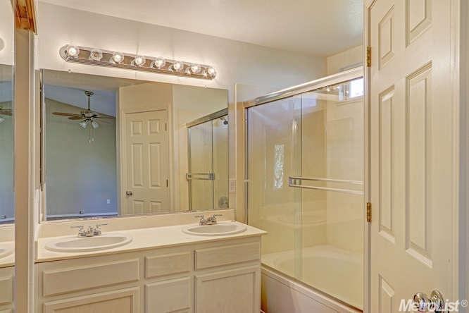49 E Ferdinand St, Tracy, CA 95376 photo 10