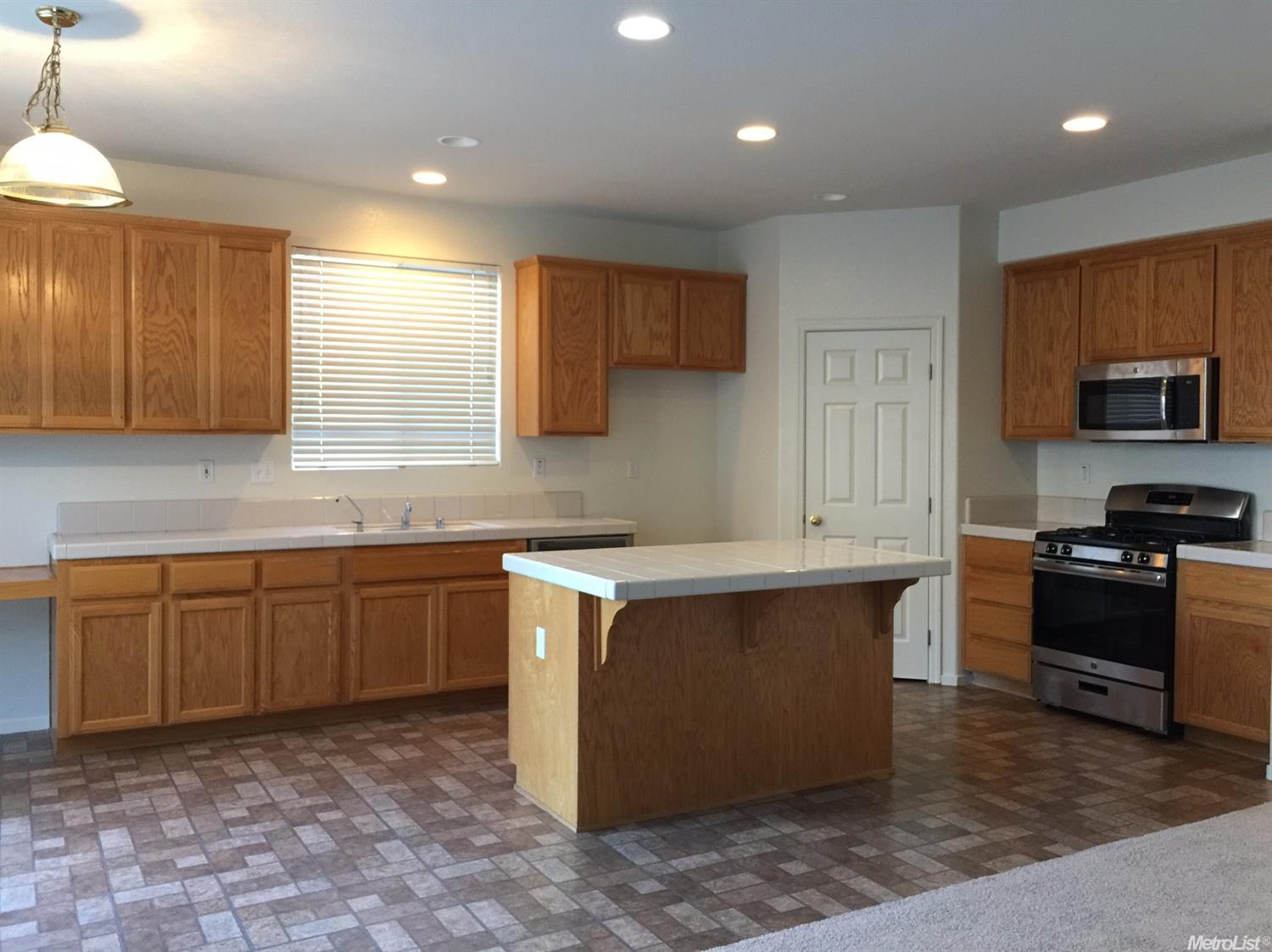 951 Silver Ct, Lathrop, CA 95330 photo 4