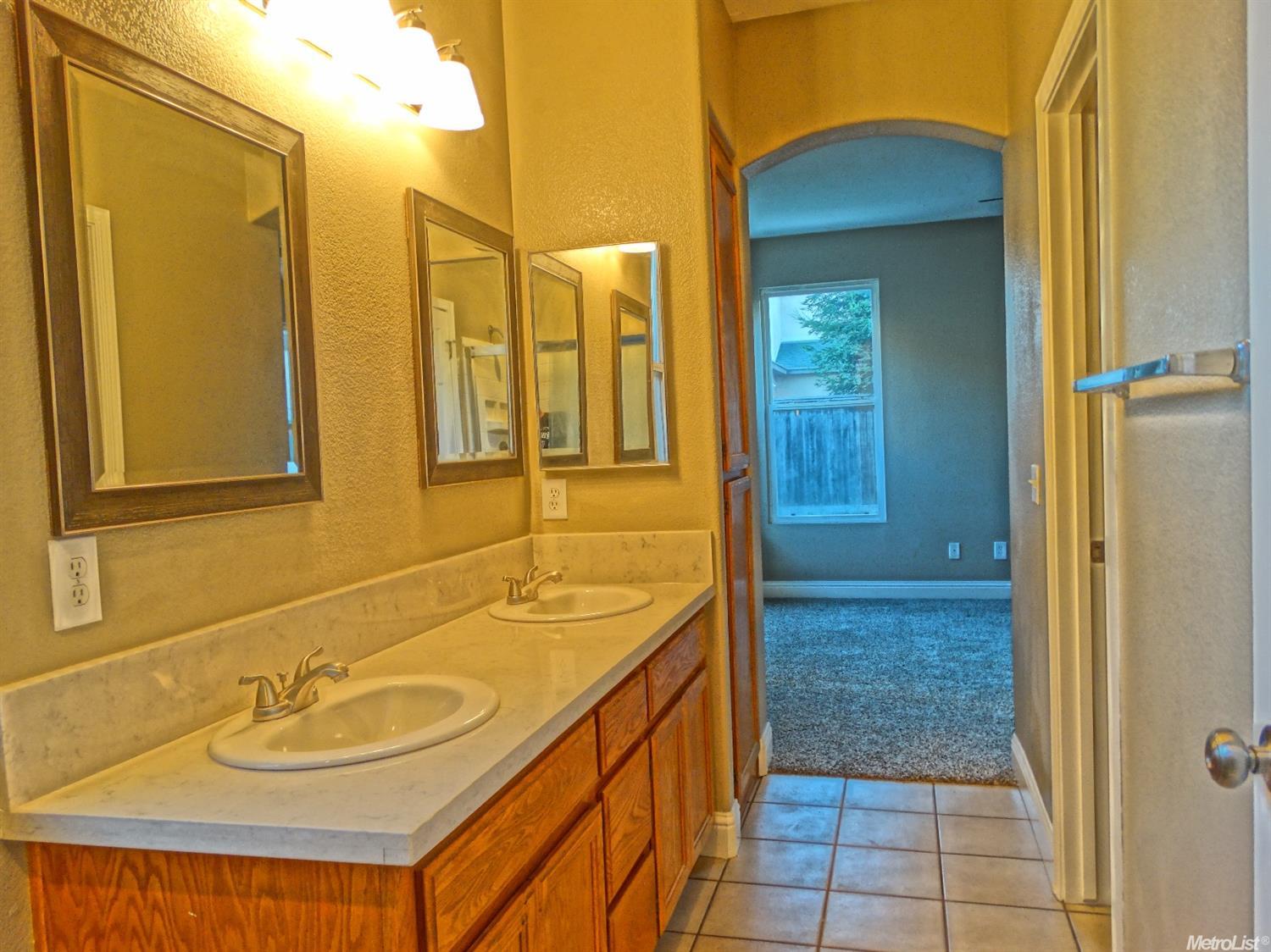 2392 Summer Crest Dr, Turlock, CA 95382 photo 11