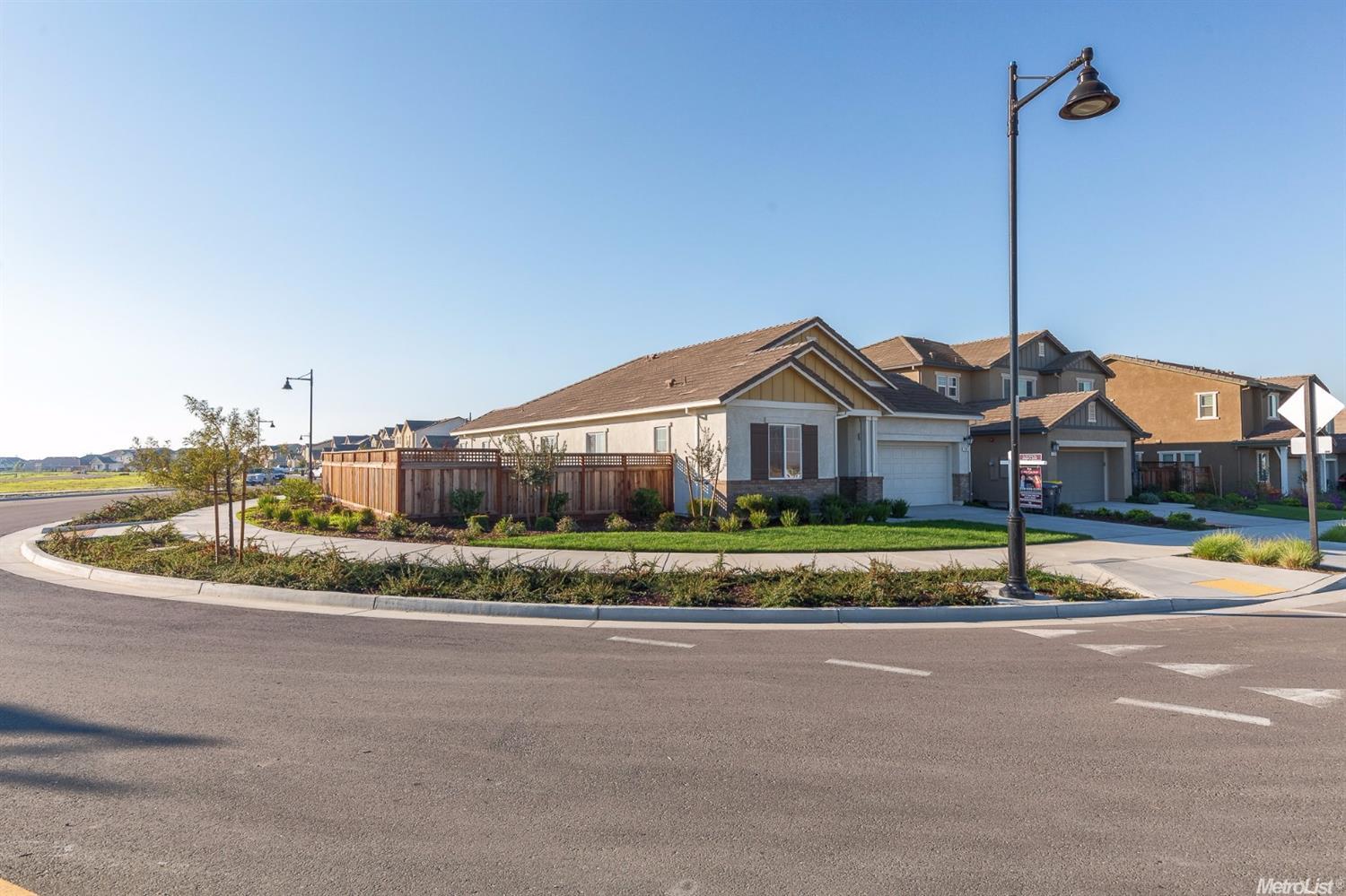 900 Academy Dr, Lathrop, CA 95330 photo 1