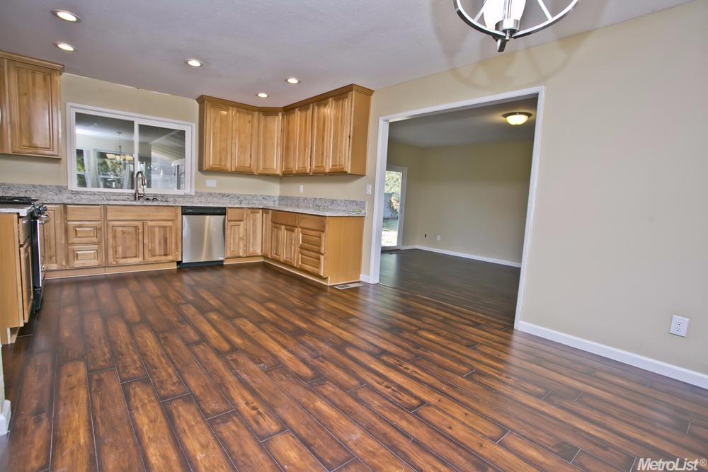 1525 Gladwin Ln, Modesto, CA 95355 photo 5