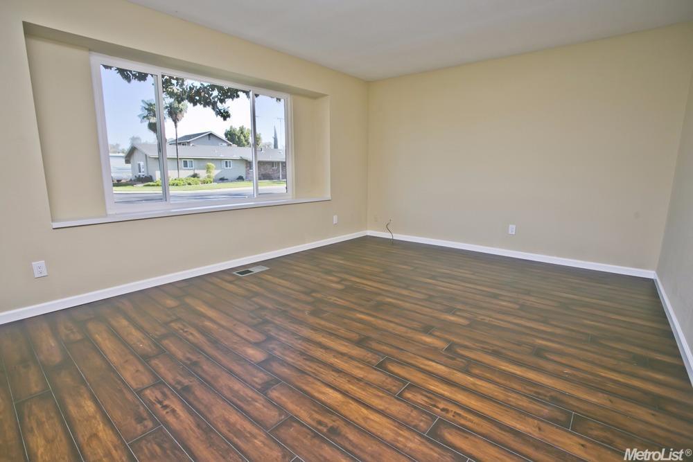 1525 Gladwin Ln, Modesto, CA 95355 photo 2