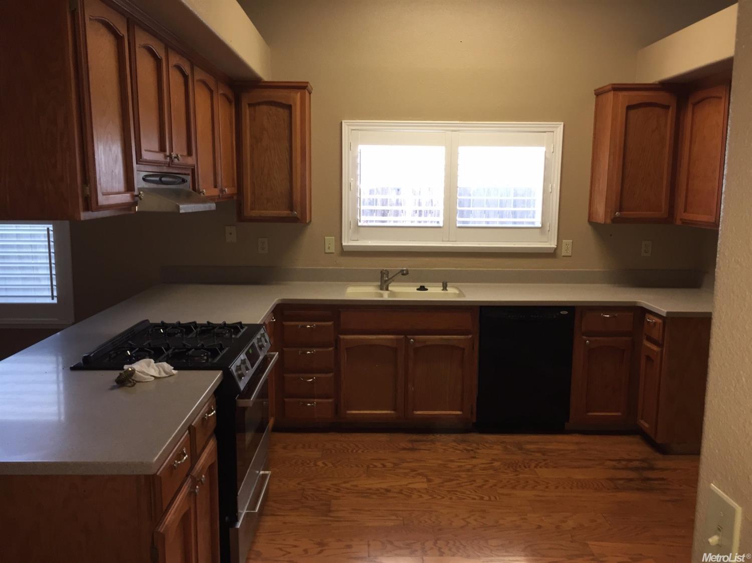 2705 Bernstein Dr, Modesto, CA 95358 photo 2