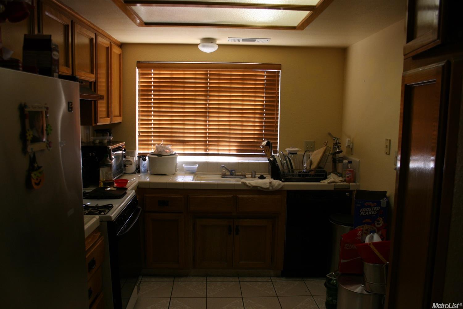 601 Park Meadow Dr, Modesto, CA 95358 photo 2