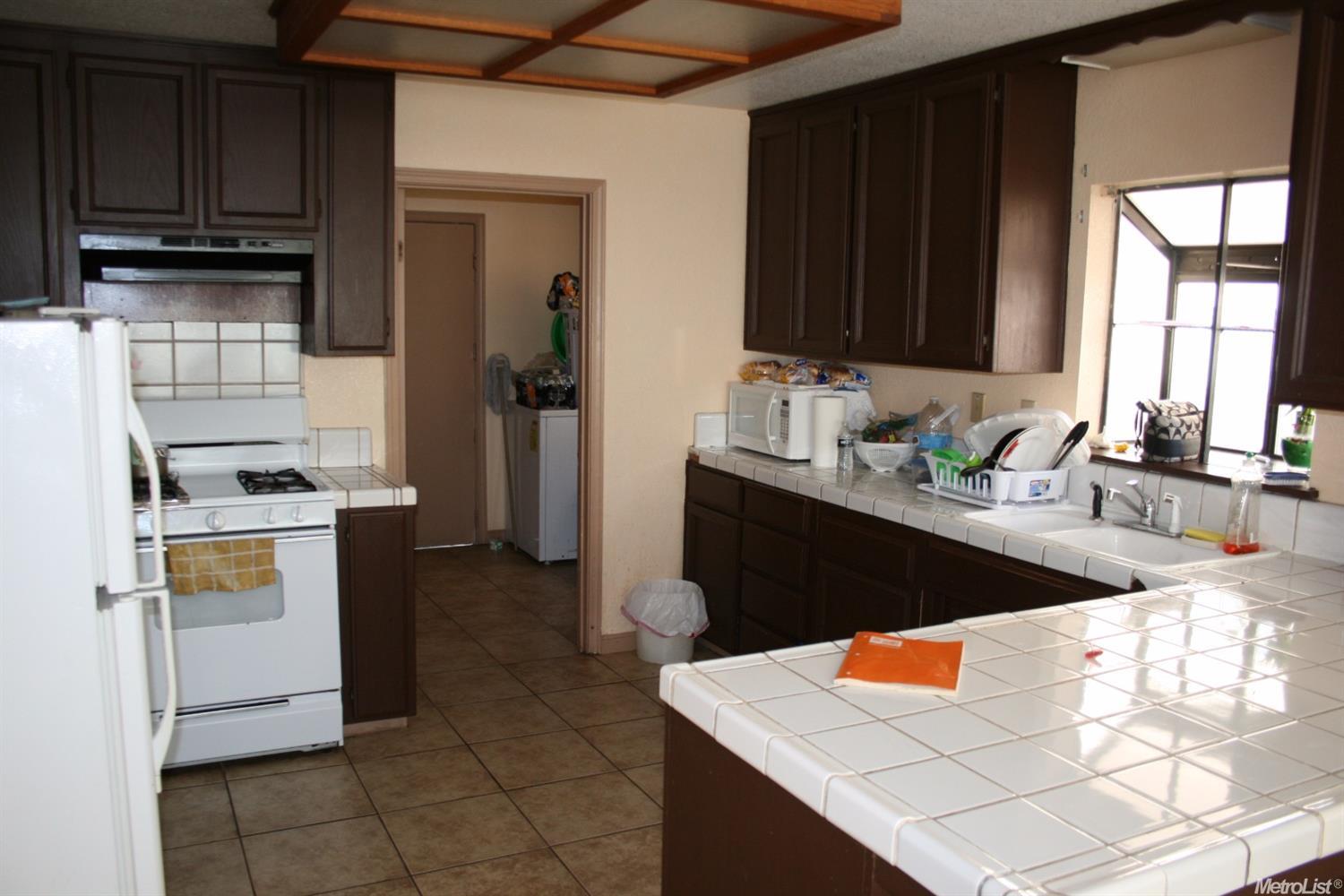1029 Lombardy Dr, Modesto, CA 95351 photo 2