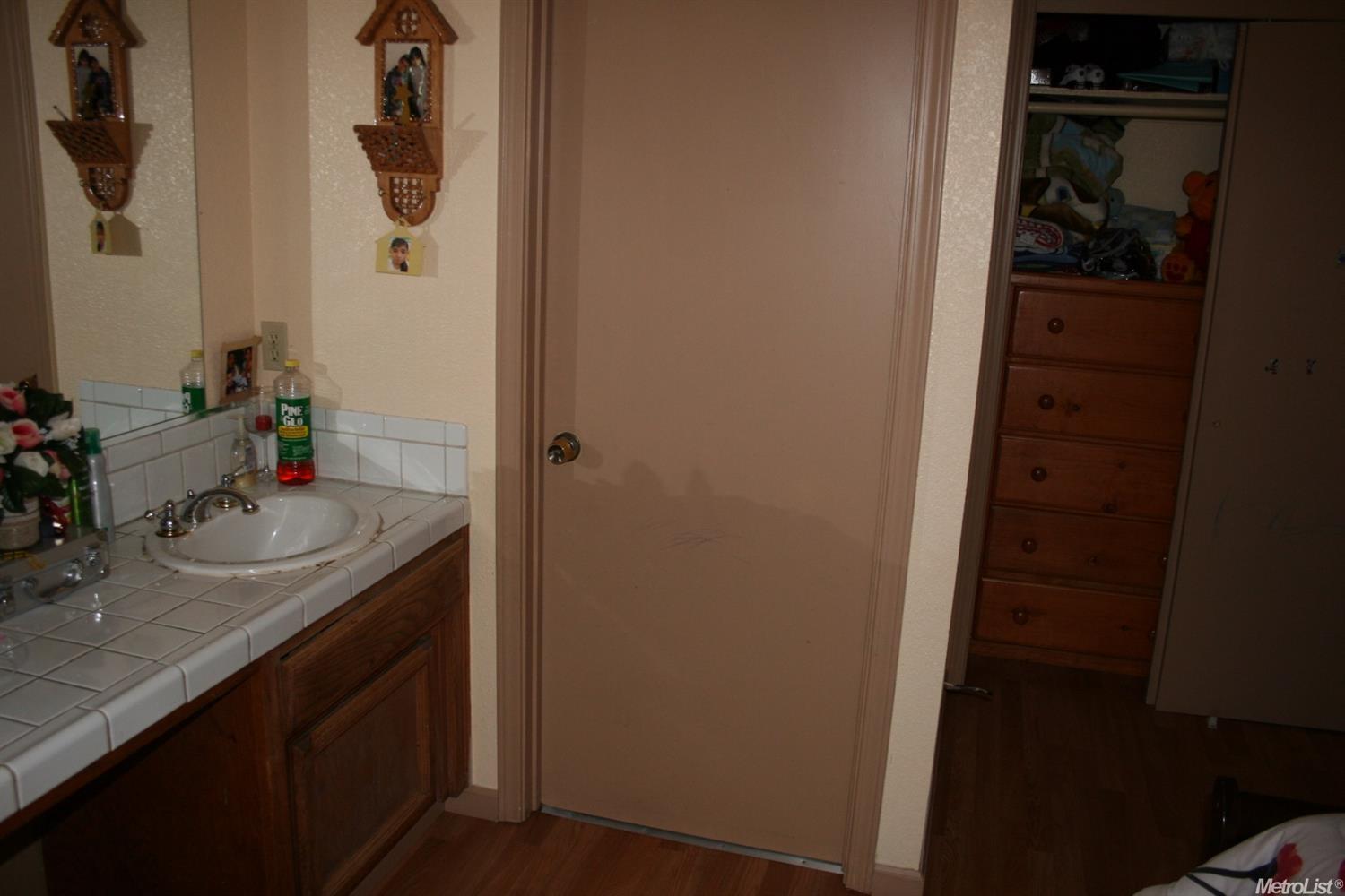 1029 Lombardy Dr, Modesto, CA 95351 photo 5