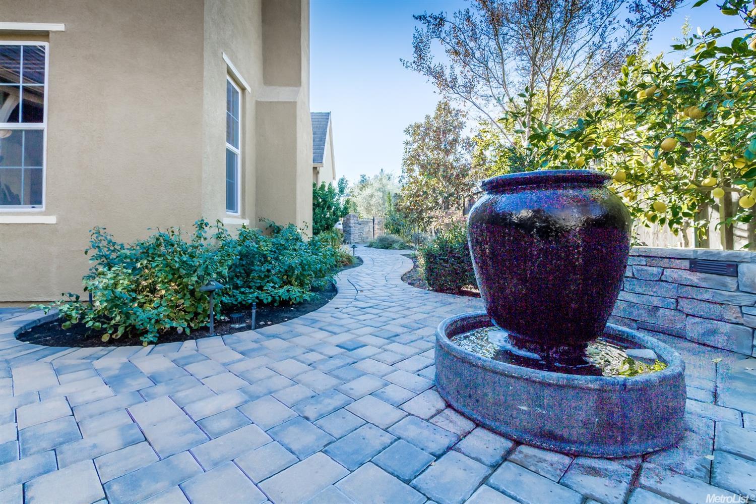 2032 Fairway Oaks Dr, Ripon, CA 95366 photo 5