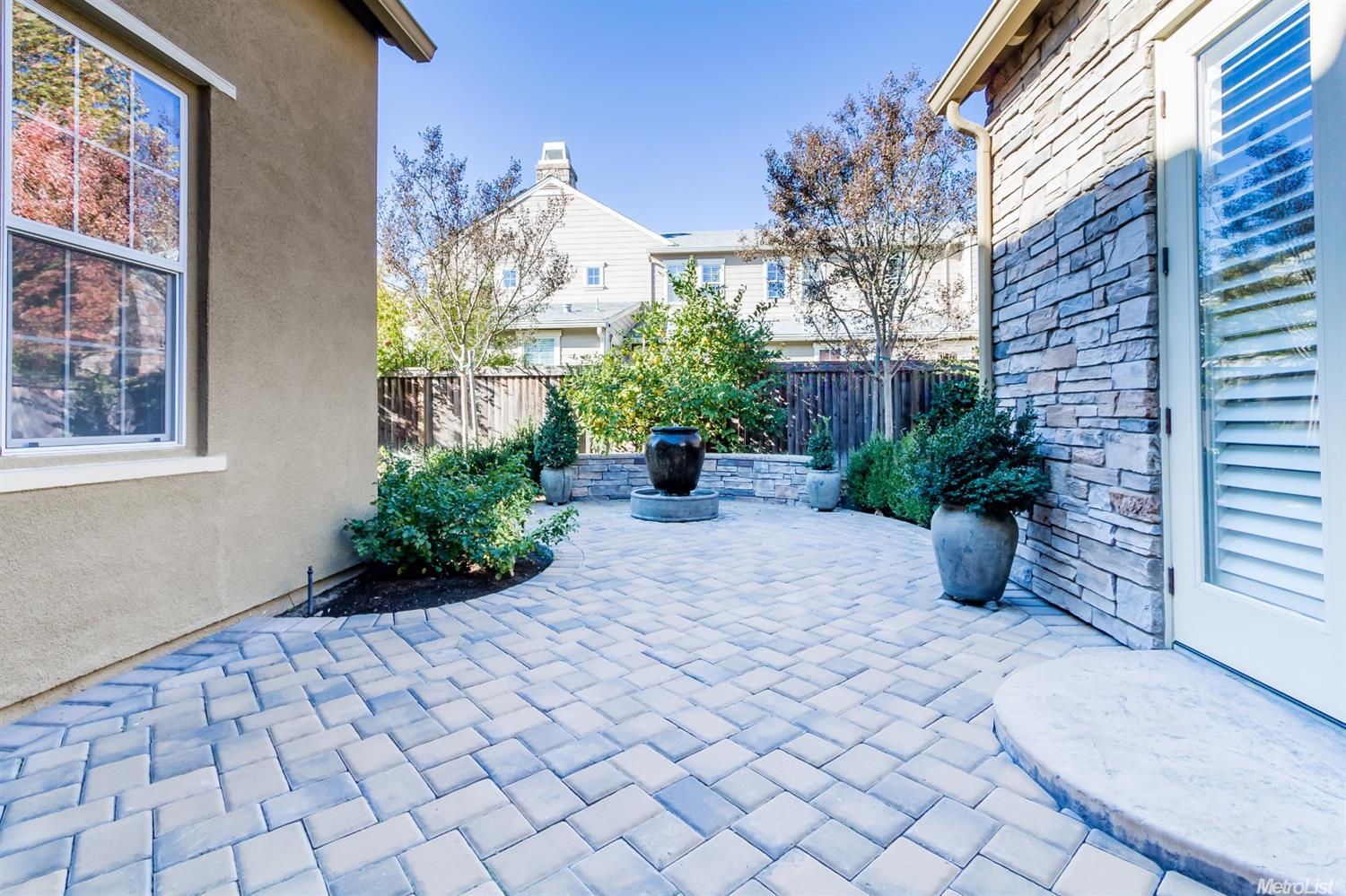 2032 Fairway Oaks Dr, Ripon, CA 95366 photo 4
