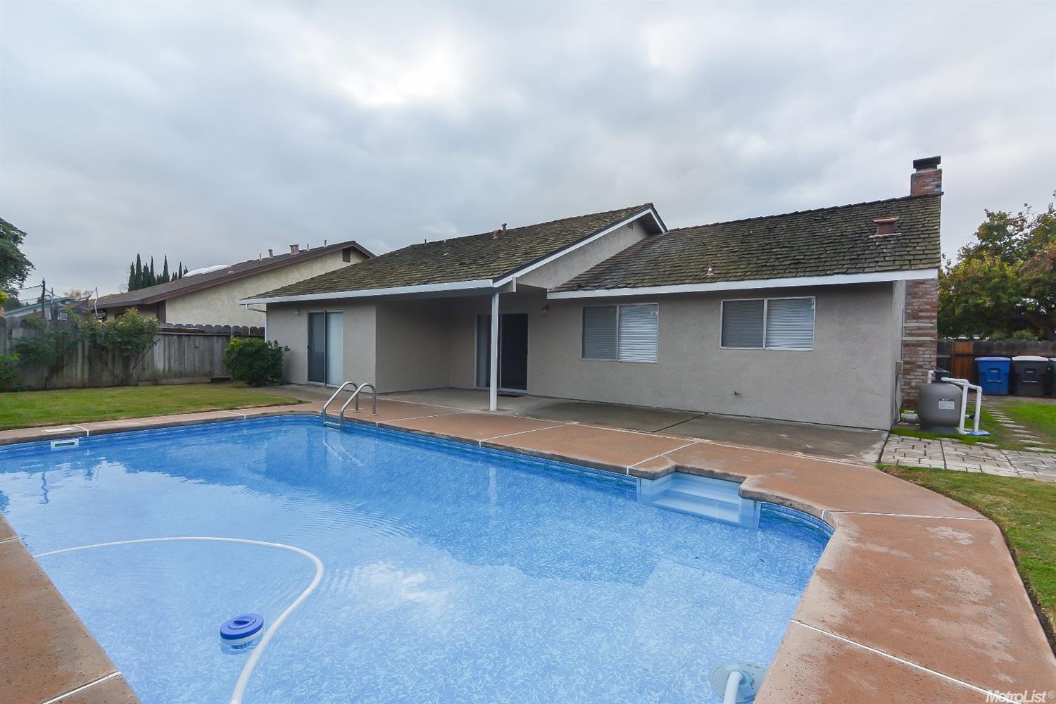 1160 Mountain Dew Ave, Manteca, CA 95336 photo 2