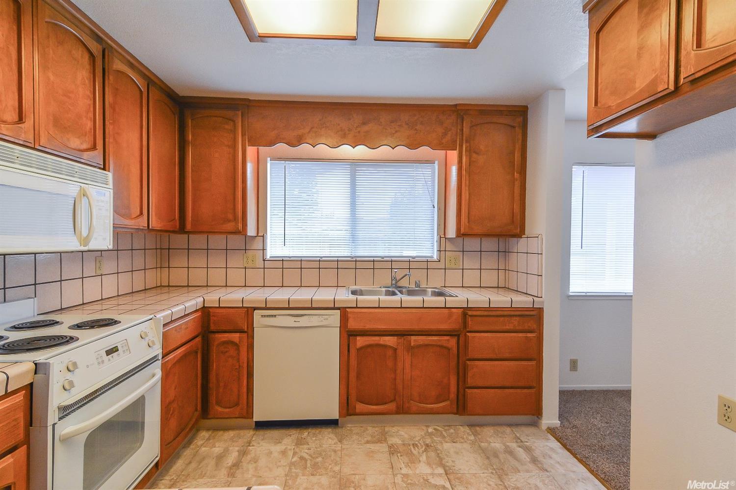 1160 Mountain Dew Ave, Manteca, CA 95336 photo 3