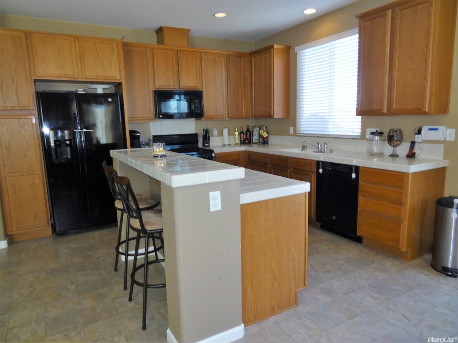 16468 Adobe Ct, Lathrop, CA 95330 photo 4