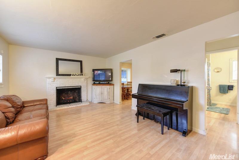2338 Gunn Rd, Carmichael, CA 95608 photo 3