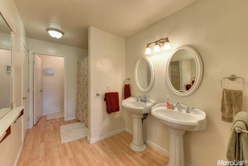 2338 Gunn Rd, Carmichael, CA 95608 photo 5