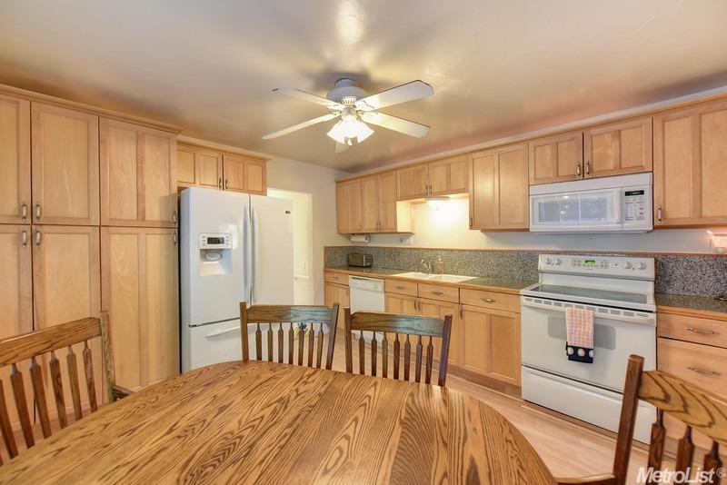 2338 Gunn Rd, Carmichael, CA 95608 photo 2
