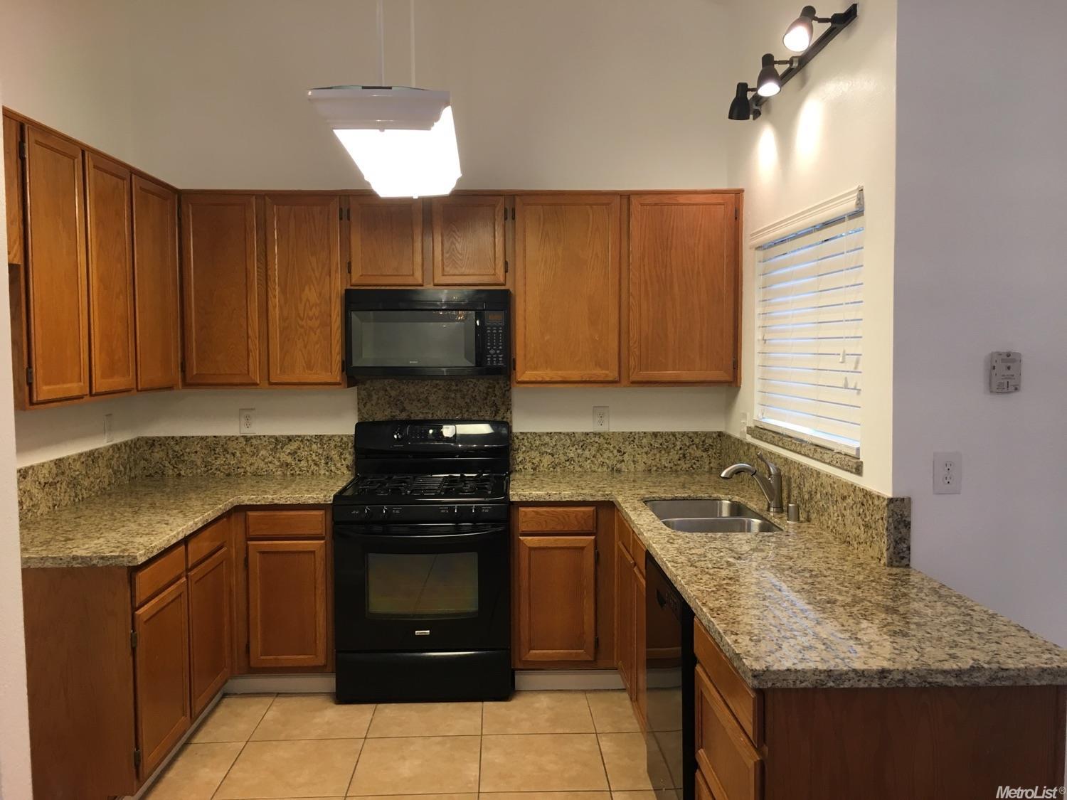 412 Cassidy Ct, Modesto, CA 95356 photo 4