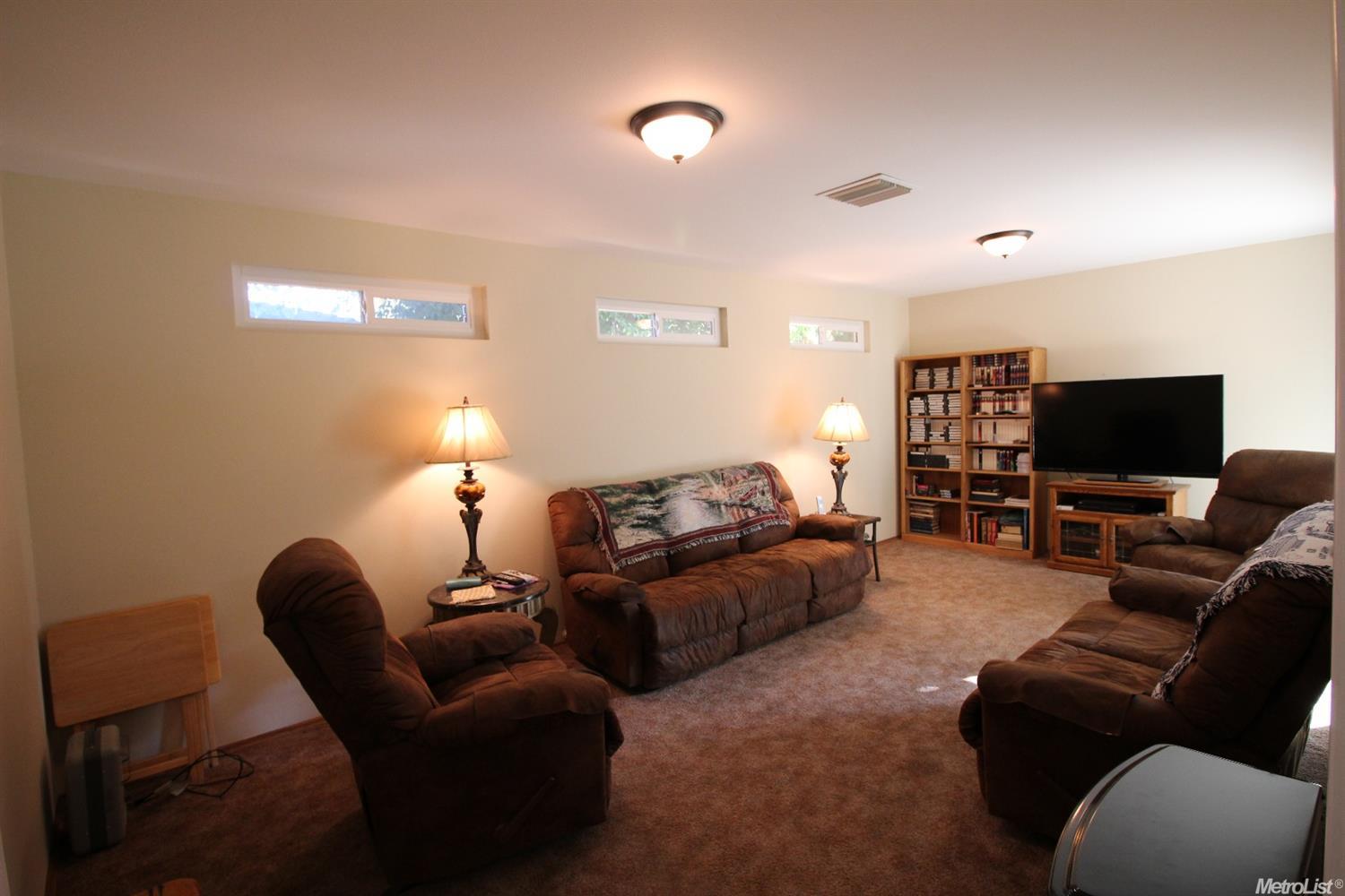 1206 Chehalem Dr, Modesto, CA 95350 photo 14