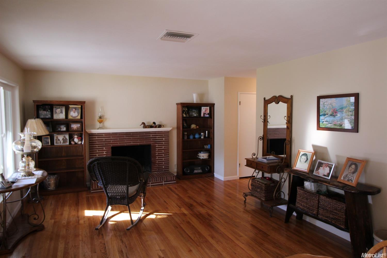 1206 Chehalem Dr, Modesto, CA 95350 photo 3