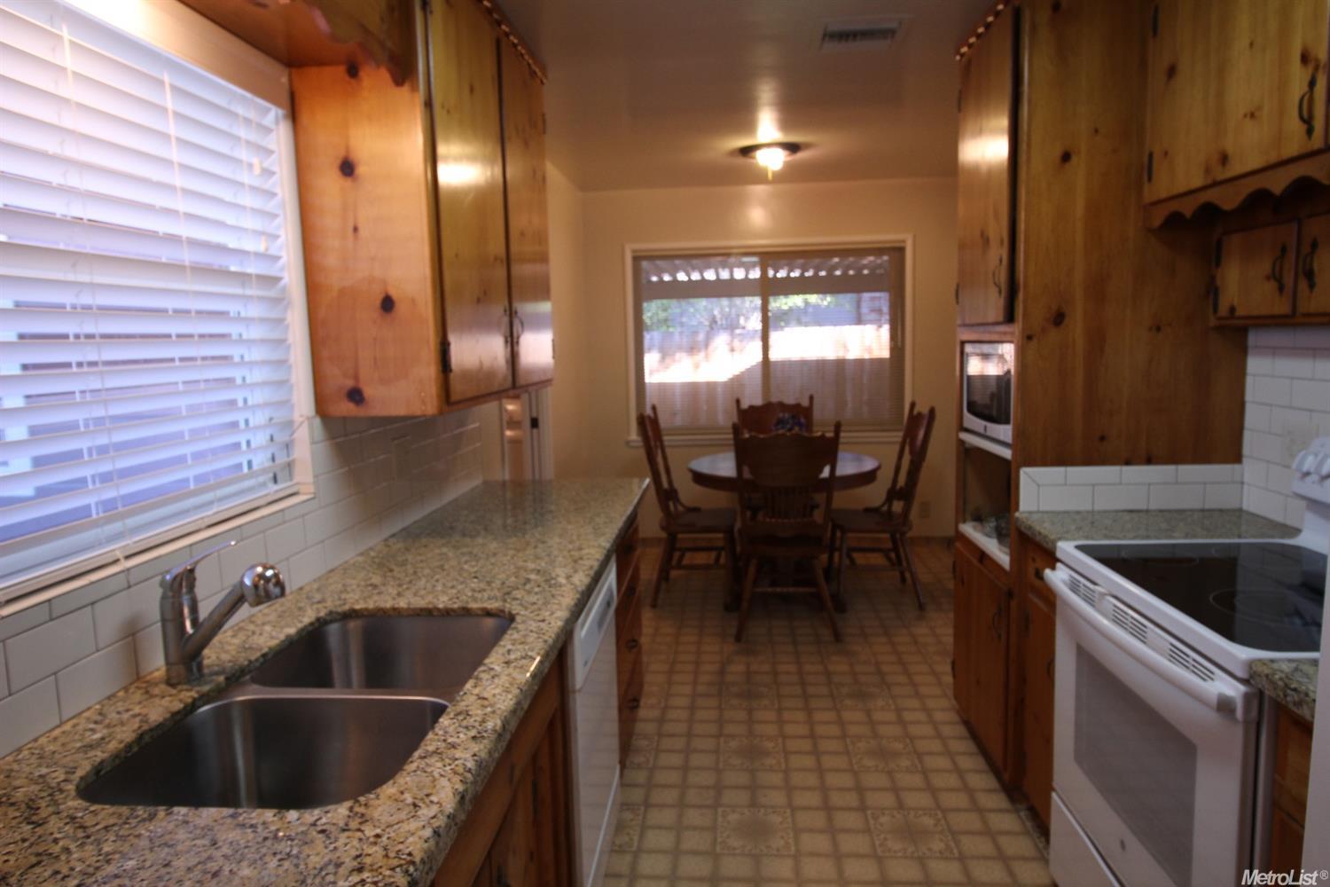 1206 Chehalem Dr, Modesto, CA 95350 photo 8
