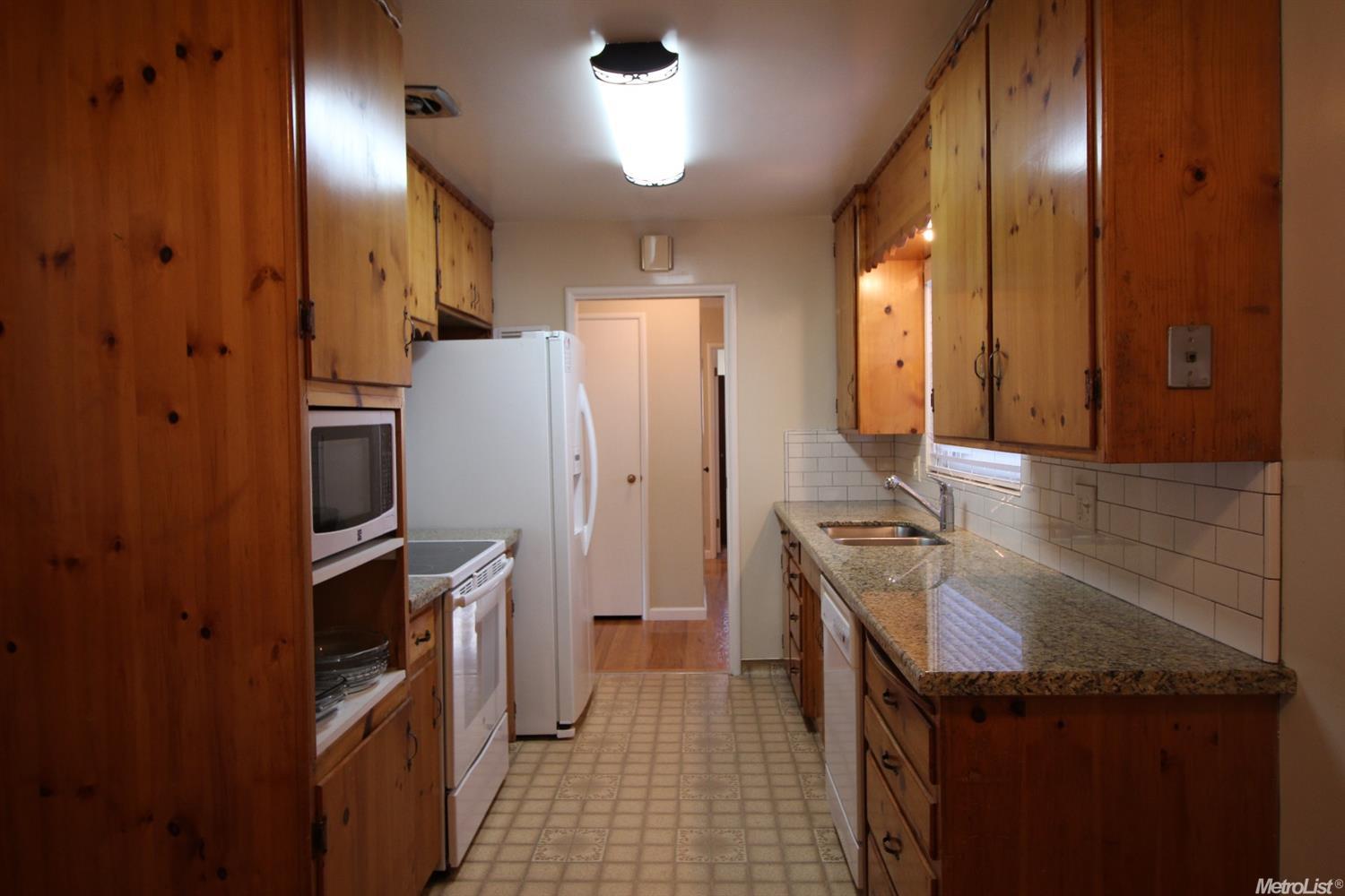 1206 Chehalem Dr, Modesto, CA 95350 photo 5