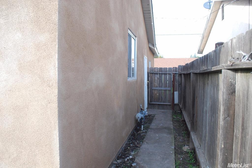 5618 Marsh St, Stockton, CA 95215 photo 6