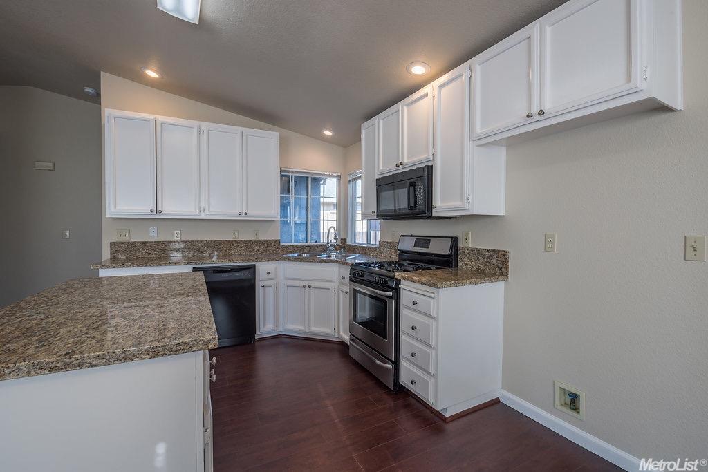 1063 Bear Hollow Ct, Patterson, CA 95363 photo 6