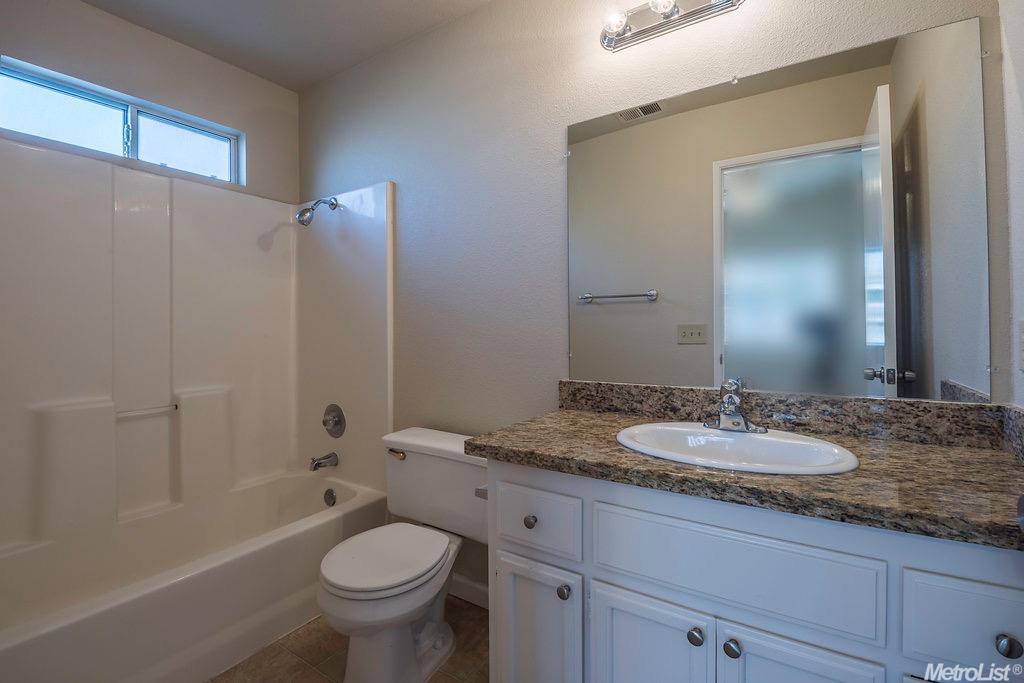 1063 Bear Hollow Ct, Patterson, CA 95363 photo 20