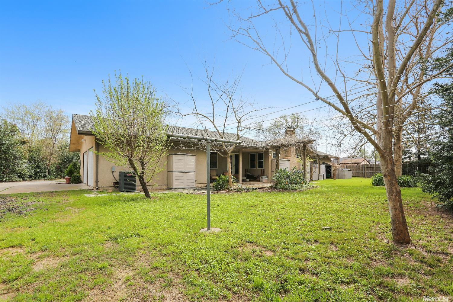 13633 Pinto Ln, Lodi, CA 95240 photo 2