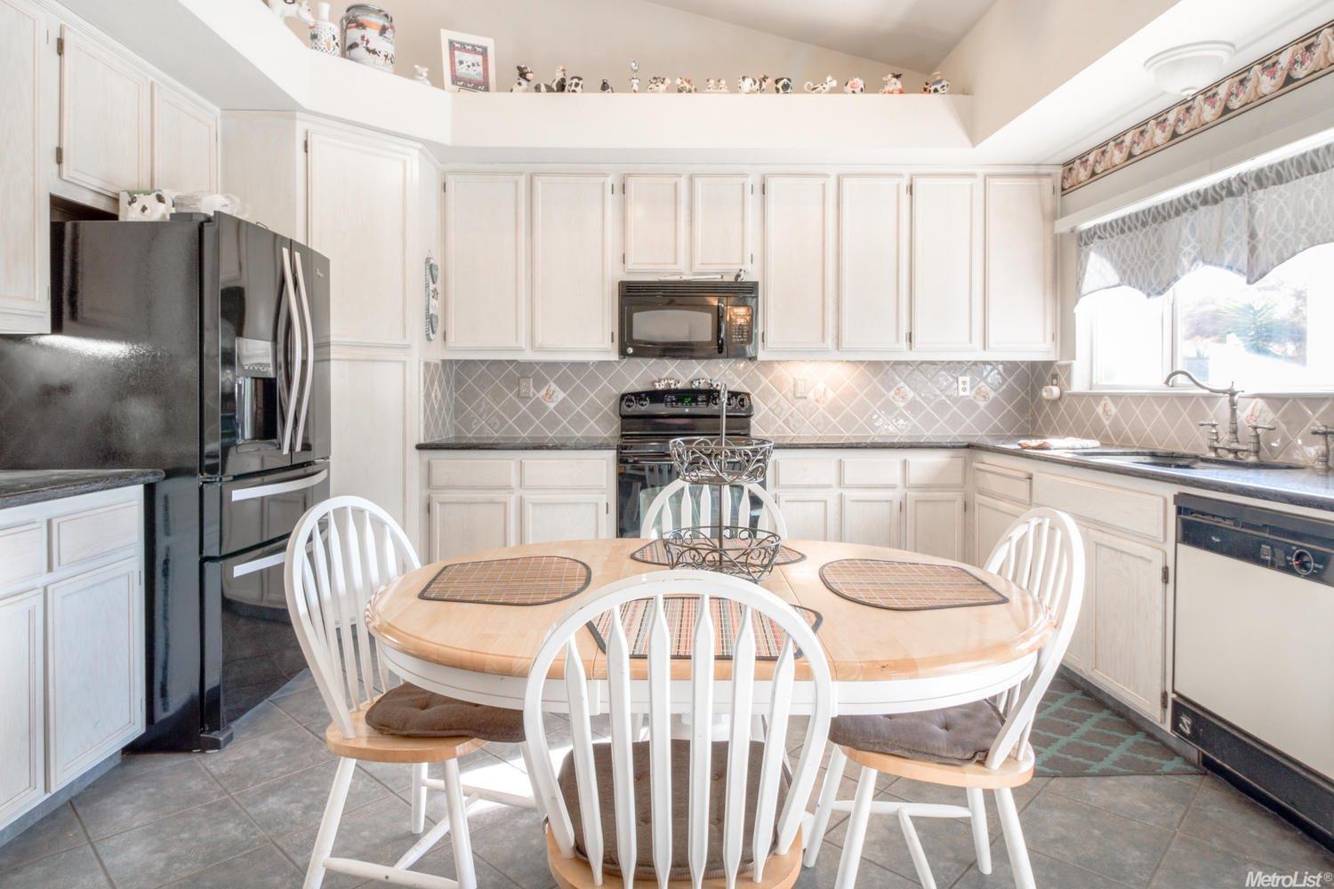 1036 Lourence Dr, Tracy, CA 95376 photo 5