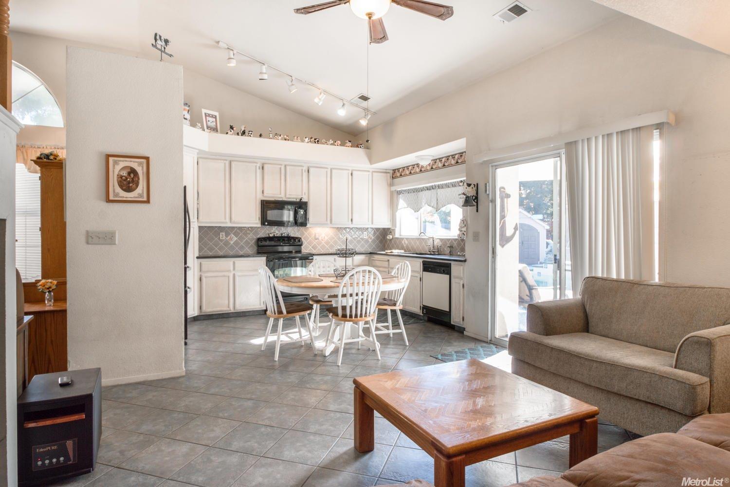 1036 Lourence Dr, Tracy, CA 95376 photo 7