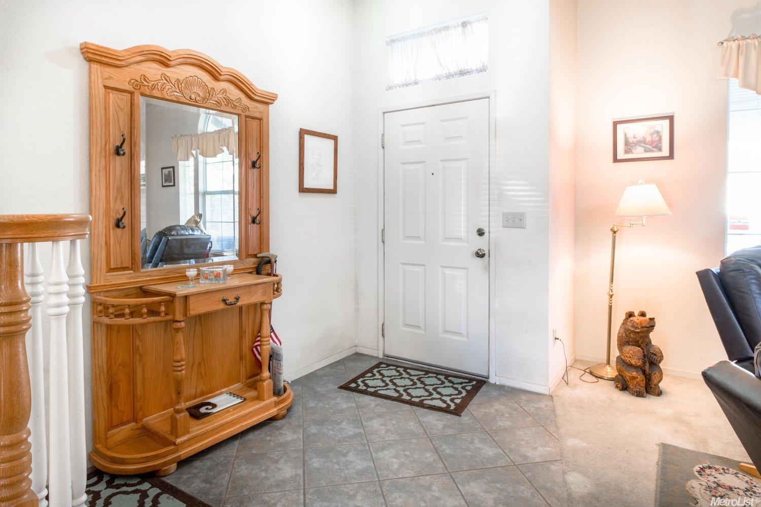 1036 Lourence Dr, Tracy, CA 95376 photo 2